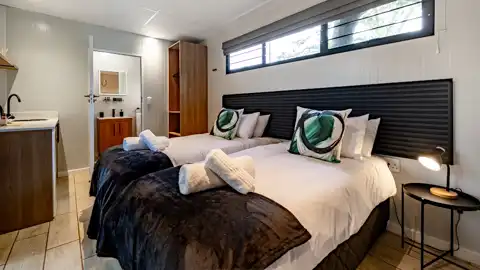 Da Loose Mongoose | Restaurant, Guest Suites & Events