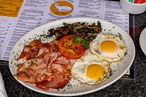 Da Loose Mongoose | Restaurant, Guest Suites & Events