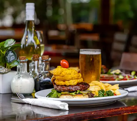 Da Loose Mongoose | Restaurant, Guest Suites & Events